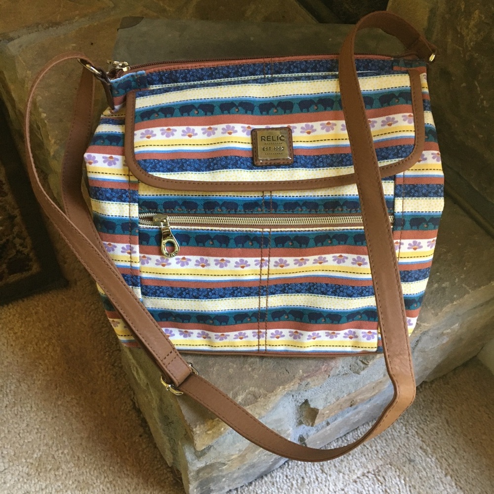 NWOT! Relic Canvas Crossbody Bag